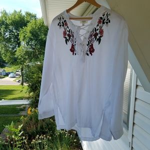 Umgee gauzy tunic tie neck white floral